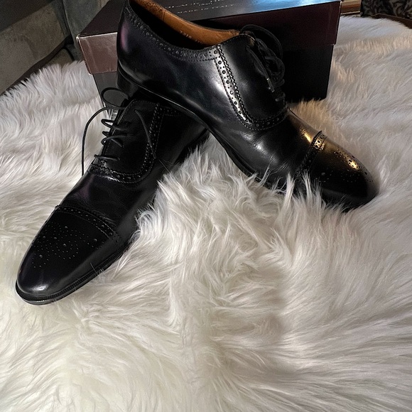 Men’s black dress shoes